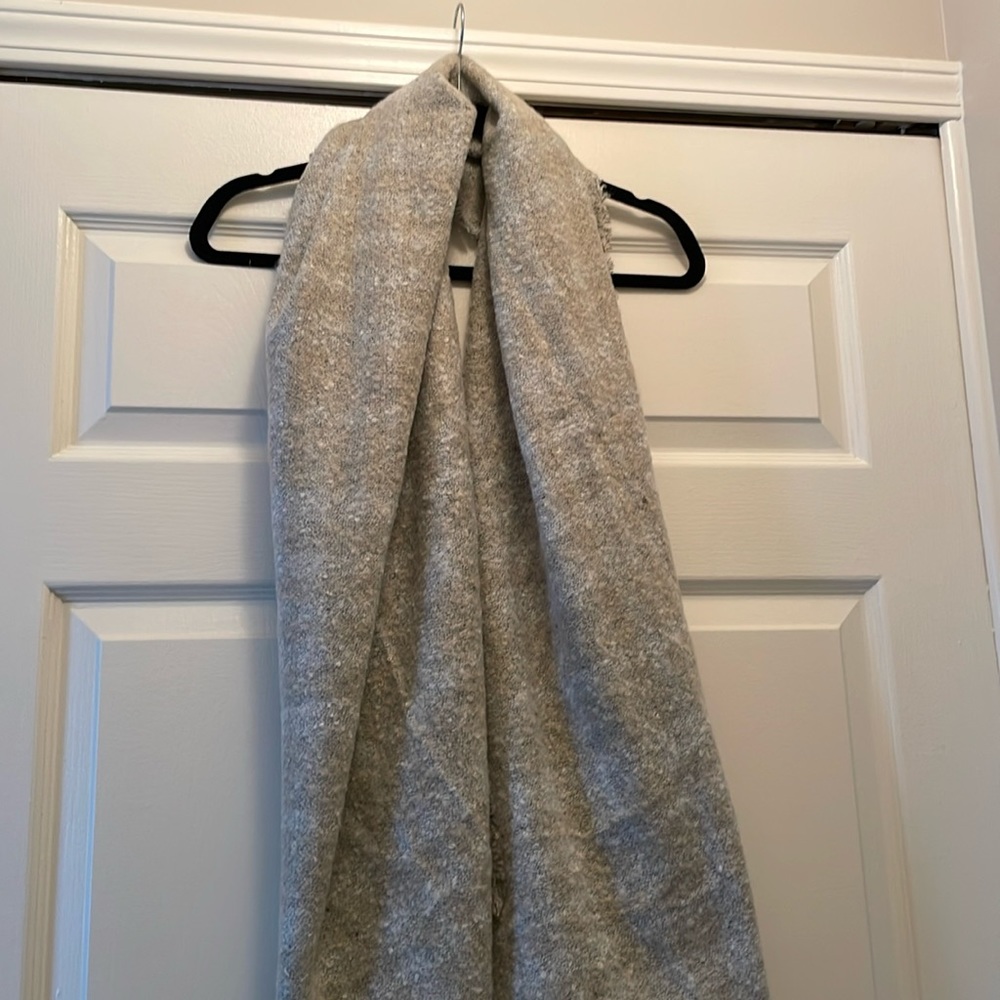 V.FRAAS Brown and Gray Sparkling Scarf